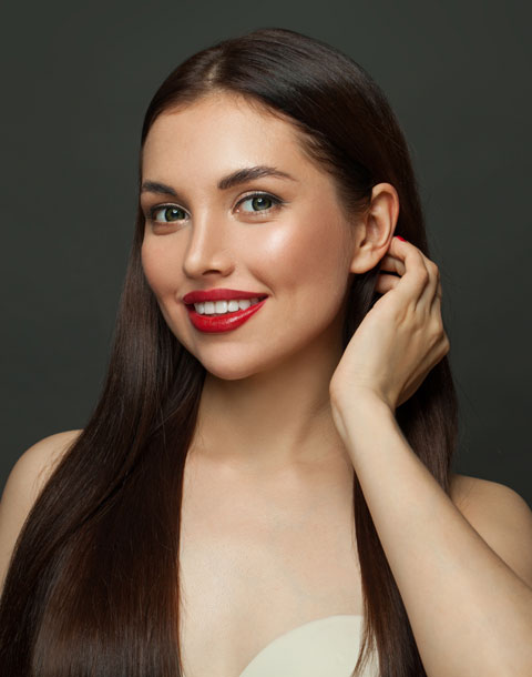 Mujer joven sonriendo
